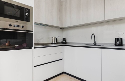 Cotos Appartement | Blueground | Castilla, AC & w/d, nr Retiro