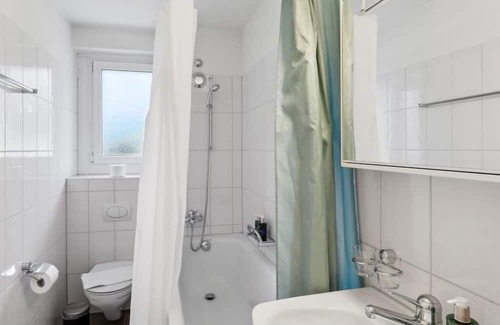 Langstrasse Appartement | Simple & Convenient 2BR in Zürich City