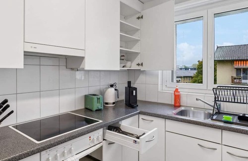 Langstrasse Appartement | Simple & Convenient 2BR in Zürich City