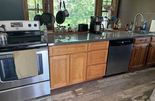 Petersburgh Appartement | Charming Red Tower, Loft ambiance, Mountain views, AC, WiFi, Berkshires NY