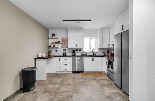 Coral Terrace Maison | Spacious 5BR 2BA in Miami!