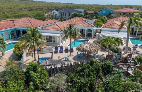 Sabadeco Maison | Crown Ridge 12 – Oceanfront home with private pool & infant of a dive site