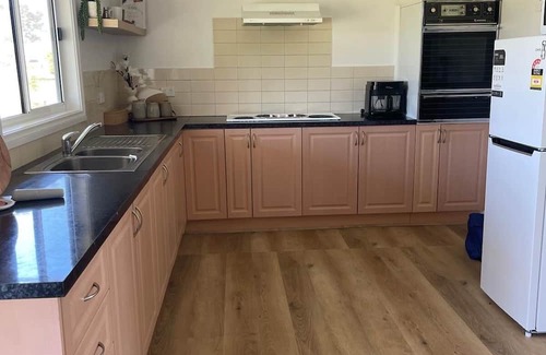 Bearii Autre | Newly renovated Farm cottage, 5 minutes drive to Murray River