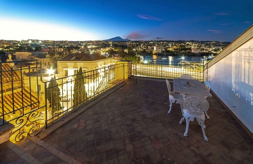 Ognina Appartement | Loft Duplex Skyview by Wonderful Italy