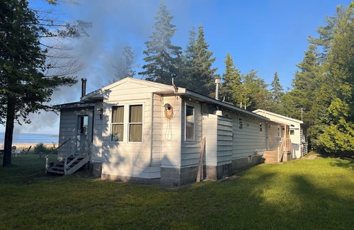 Carp Lake Maison | Private and secluded lakefront 15 minutes from Mackinaw City - Carp Lake