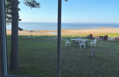 Carp Lake Maison | Private and secluded lakefront 15 minutes from Mackinaw City - Carp Lake