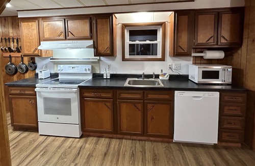 Carp Lake Maison | Private and secluded lakefront 15 minutes from Mackinaw City - Carp Lake