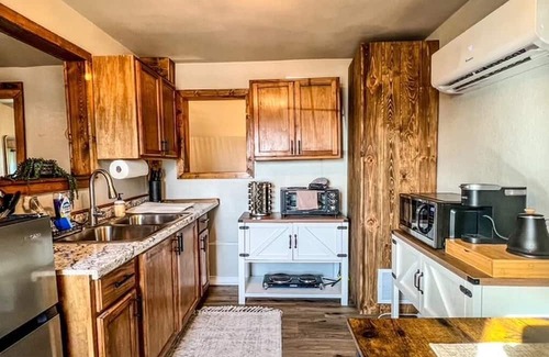 Harrison Cabine | Tiny Excursion Cabin 2 - Ontario Outpost