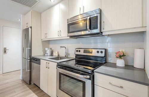 Old Montreal Appartement | Sleeps 6 - Old Port - Indoor Parking