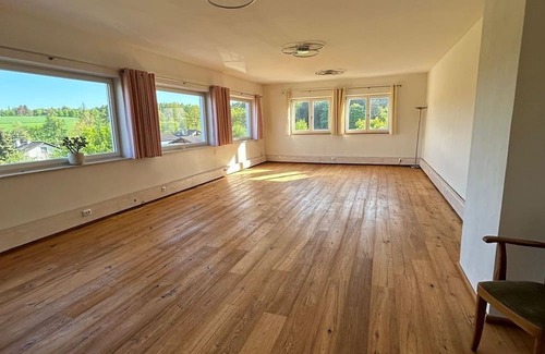 Flammersfeld Maison | 2-bed room Walnut with bathroom "on suite" - Guest and seminar house Mensch und