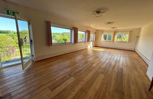 Flammersfeld Maison | 2-bed room Walnut with bathroom "on suite" - Guest and seminar house Mensch und