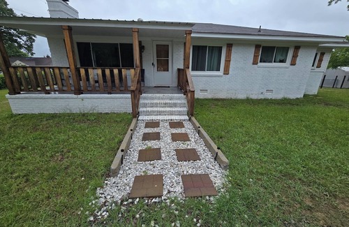 Bath Maison | This 3 bedroom 1 bathroom brick ranch is located between Aiken and Augusta.