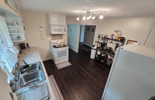 Bath Maison | This 3 bedroom 1 bathroom brick ranch is located between Aiken and Augusta.