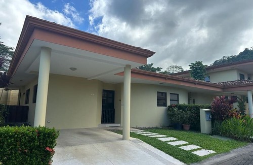 Tarcoles Maison | Cozy newly renovated 2-bedroom house 10 mins from the beach!