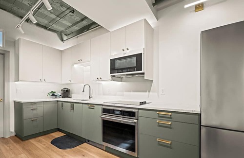 Brookland Appartement | Modern 1-bedroom unit with private parking in Washington, DC - Brookland
