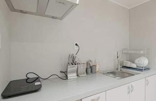 Nonhyeon-dong Appartement | 201 Apgujeong 2nd, Studio 1 Bath Queen Bed