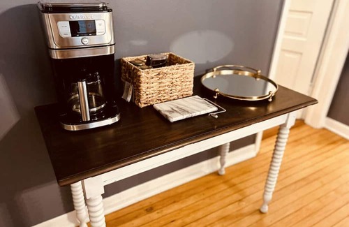 Lakeview Appartement | Mid-Century Modern 2 BD APT | Walk to Wrigley