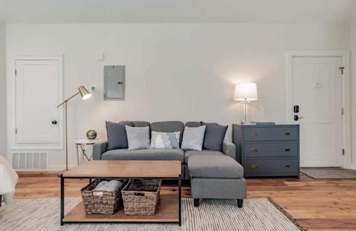 Hannon Park Appartement | Fantastic studio in Leinkauf Historic District!