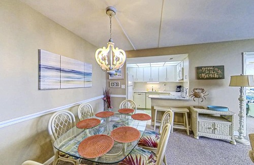 North Ocean City Copropriété | Beachfront Retreat w/Unparalleled Views, Balcony, W/D, Shared Pools, Gym, WiFi