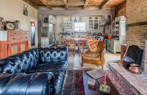 Coxsackie Autre | Explore the Woodland Areas at Circa 1804 Farmhouse