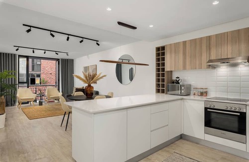 Flora Park Appartement | Modern Greenpoint Getaway