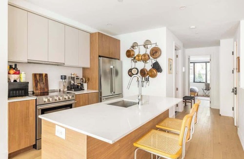 Greenpoint Appartement | India Place by Rove | 2BR Duplex w/Outdoor Spaces