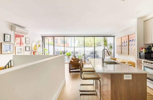 Greenpoint Appartement | India Place by Rove | 2BR Duplex w/Outdoor Spaces