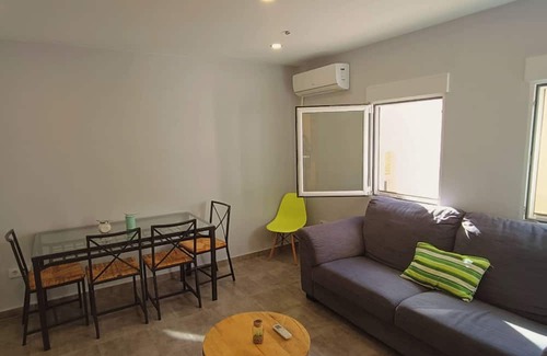 Diputacion de Cartagena Casco Appartement | The Pretty and Reformed Home