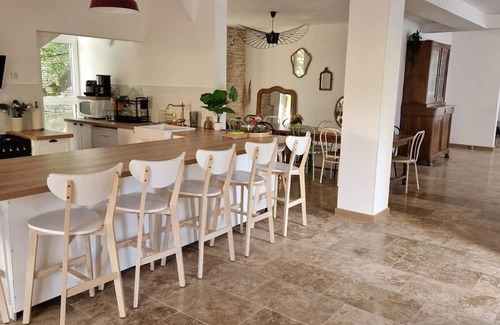 Molesme Maison | Maison de groupe en Bourgogne : L'Antre Amis - spacieuse pour famille et amis