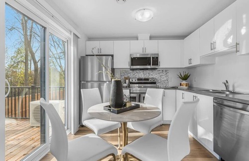 Niagara Falls Appartement | NEW Stylish 2BR Suite | 7 Mins to Falls | Sleeps 6