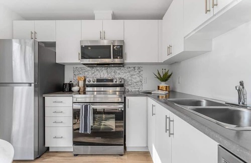 Niagara Falls Appartement | NEW Stylish 2BR Suite | 7 Mins to Falls | Sleeps 6