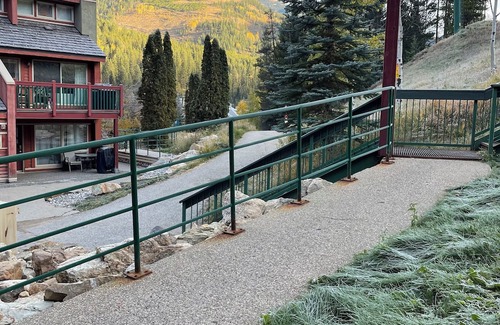 East Kootenay Copropriété | Panorama mountain retreat. 5 min walk to the gondola.