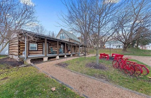 Augusta Cabine | Rustic Augusta Cabin by StayLage