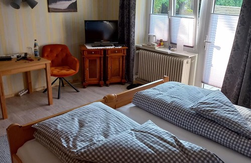 Altusried Lit Et Petit-Déjeuner | DOPPELZIMMER in FRAUENZELL Cyclists and bikers welcome