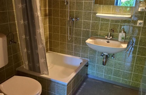 Altusried Lit Et Petit-Déjeuner | DOPPELZIMMER in FRAUENZELL Cyclists and bikers welcome