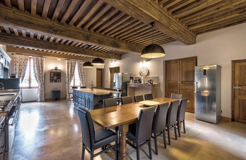 Cuisery Maison | Chateau rental in Burgundy with 10 bedrooms in France