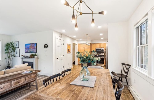 Stowe Hollow Maison | Streamside Hollow: 3 br w/fireplace, firepit, & garage!