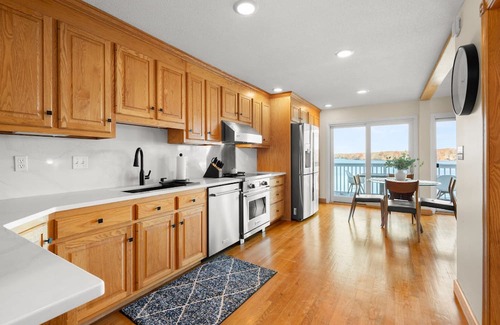 Salem Maison | Breathtaking lake views 15 mins from Mohegan Sun