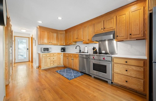 Salem Maison | Breathtaking lake views 15 mins from Mohegan Sun