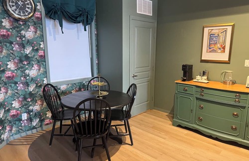 North Central Edmonton Appartement | The Novel Nook in the Brewery District close to Downtown