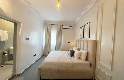 Bouvet Island Appartement | Exclusive 2-bedroom apartment with 24/7 Electricity, AC and on-site security