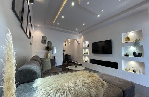 Bouvet Island Appartement | Exclusive 2-bedroom apartment with 24/7 Electricity, AC and on-site security