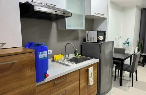 Kapitolyo Copropriété | Cozy Studio in Mandaluyong with Modern Amenities, Free Pool & Gym Access.