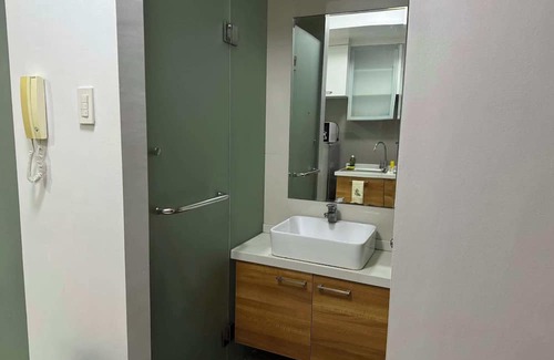 Kapitolyo Copropriété | Cozy Studio in Mandaluyong with Modern Amenities, Free Pool & Gym Access.