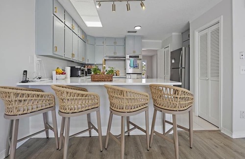 Old Ponte Vedra Beach Maison | VIEWS! Newly renovated single family home on cul de sac with pool close to beach access!