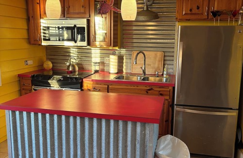 Panacea Maison | Cutest 2-bedroom house on the Bay with access to the gulf across the street