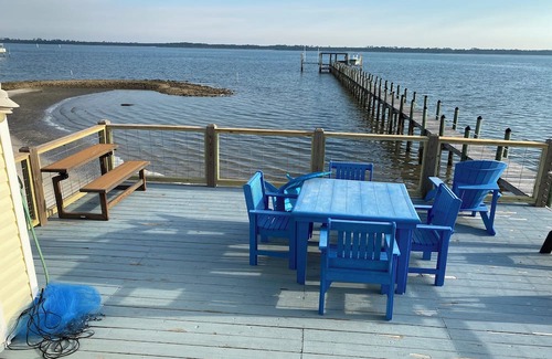 Panacea Maison | Cutest 2-bedroom house on the Bay with access to the gulf across the street