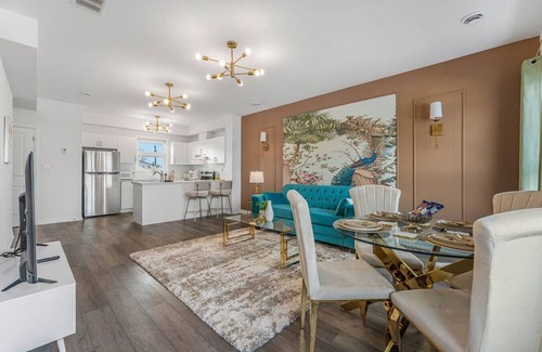 Niagara Falls Appartement | LUX - Designer Penthouse Apt with Rooftop And Parking