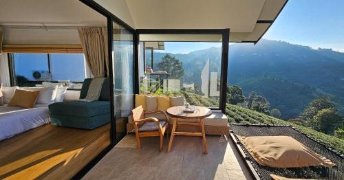 Mae Fa Luang Maison | WATA KHIRI by Wang Put Tan