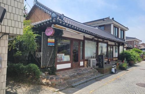 Jeonju Maison | Floral Breeze Guesthouse